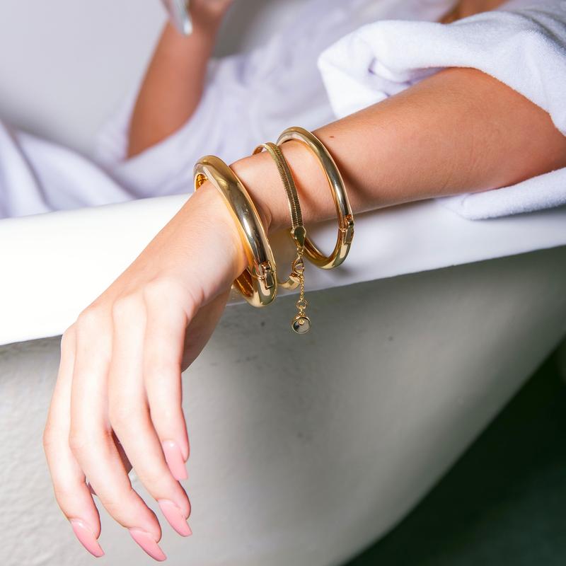 [Haliey Welch] Simple Gold Clasp Bracelet - Limited Edition Collection