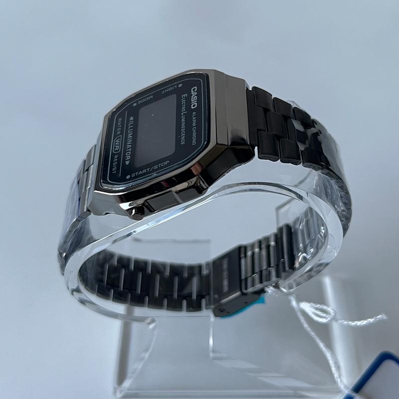 Casio Vintage Silver Stainless Steel Bracelet Black Dial retro watch