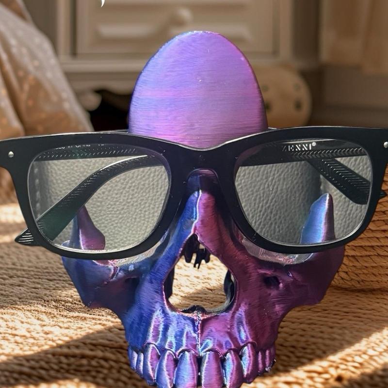 Skull Eye Glasses Holder - Perfect for Any Occasion