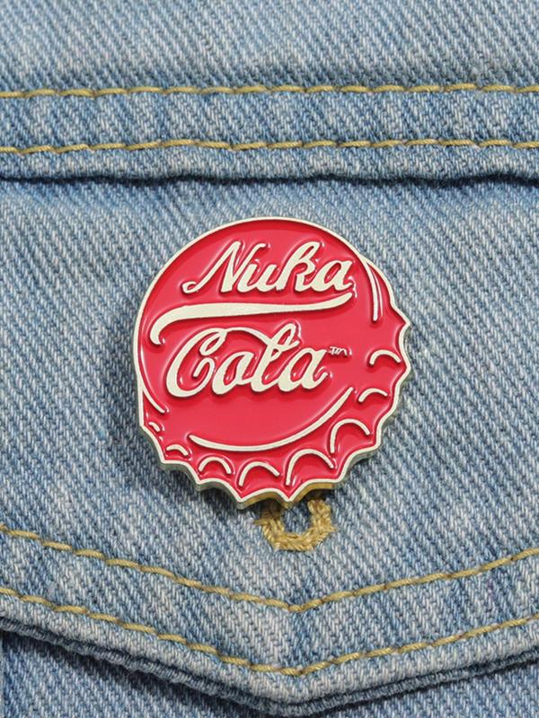 Coca Cola Bottle Cap Design Brooch, Cute Letter Pattern Brooch, Fashion Accessories for Men & Women, Creative Gift, Suitable for Daily Wear