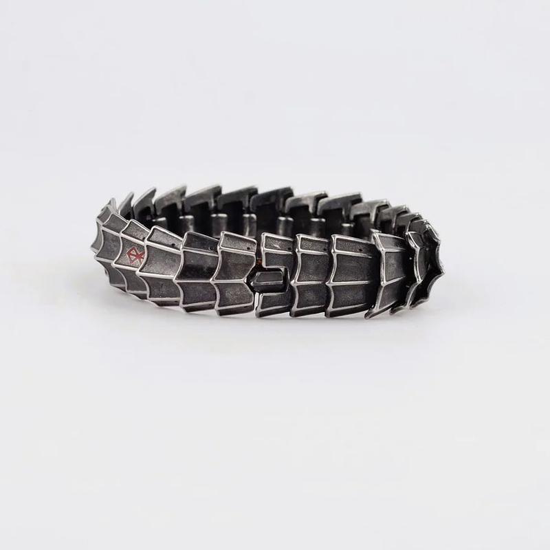 Berserk Guts Armor Bracelet Cosplay Jewelry Gift, Bracelet Fashion Jewelry Accessoires for Anime Lover