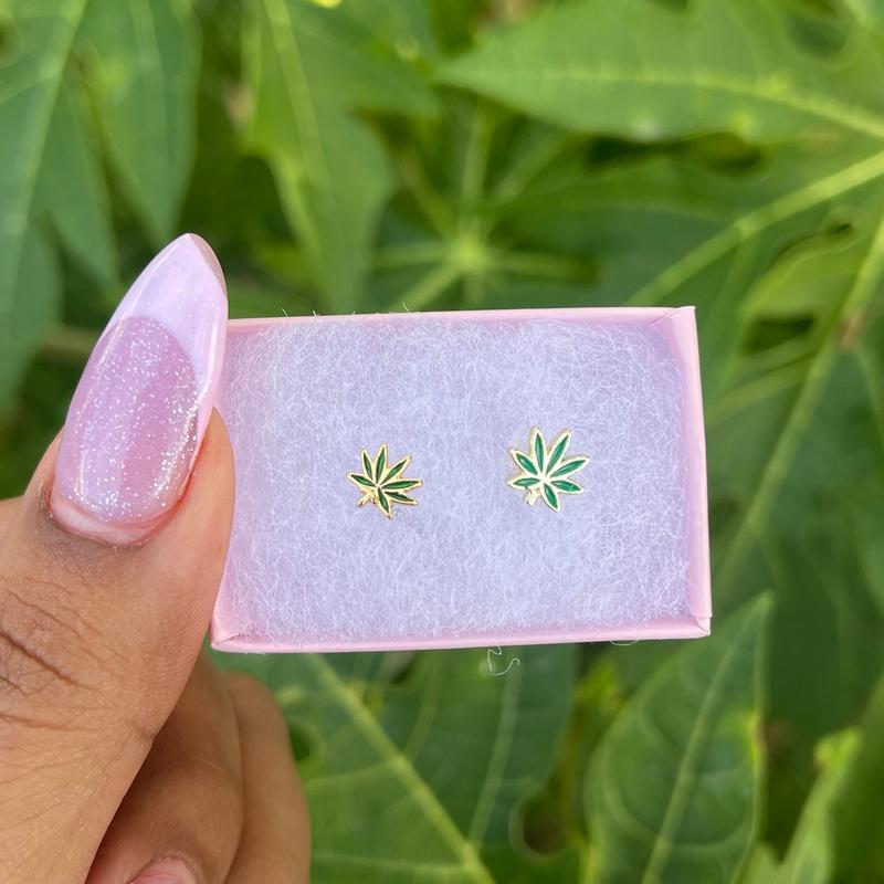 420 Leaf Nose Stud