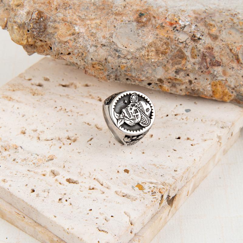 Personalized pipe skull titanium steel ring, retro punk men's stainless steel ring