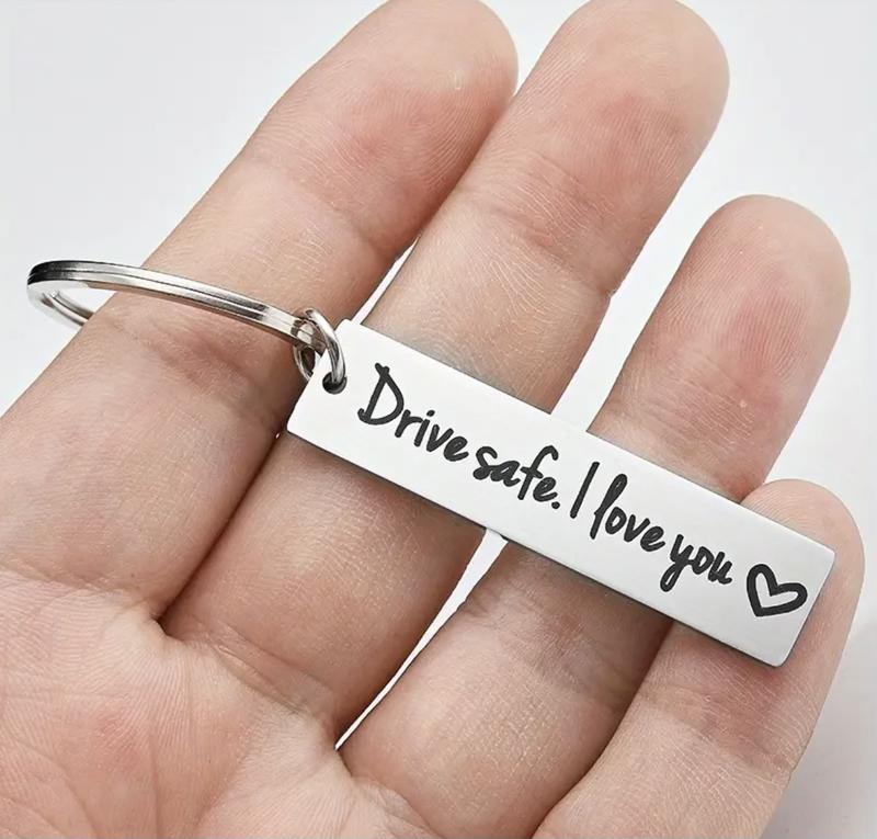 Sleek and Durable Couples Keychain for Easy Key Organization - Fashion Accessory