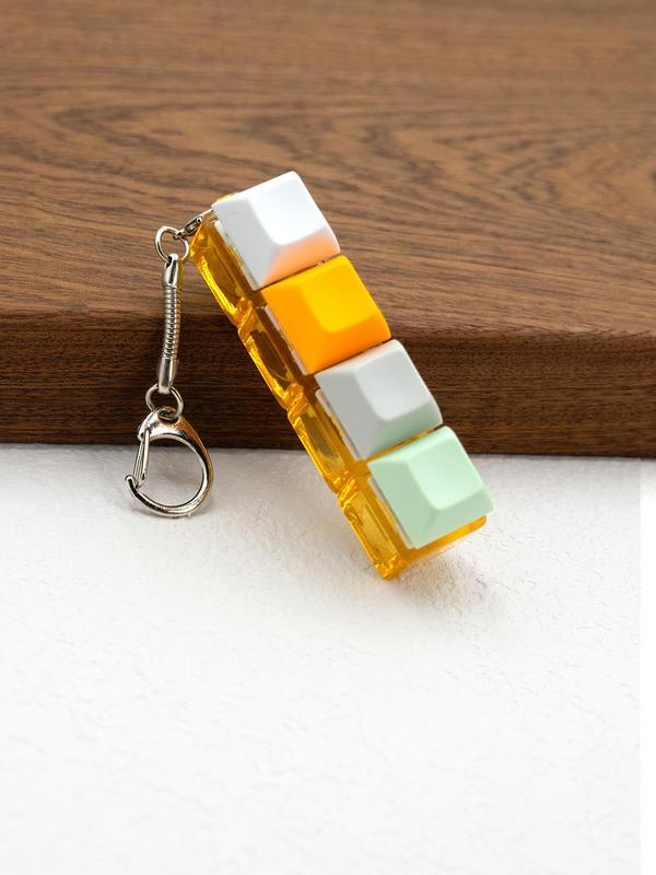 Fun Keycap Keyboard Keychain, Punk Style Keyboard 4 Keys Toy Keychain for Women & Men, Fashion Accessories for Daily Use for Decompression Gift Toys