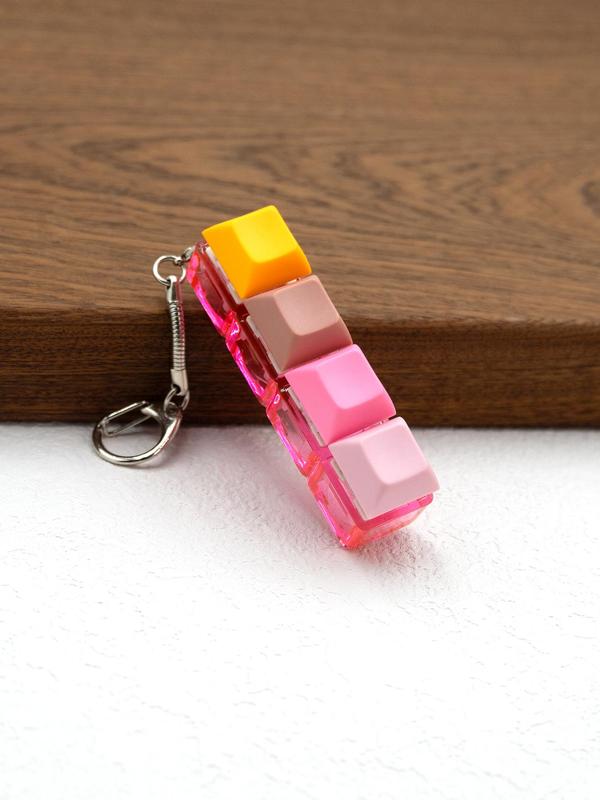 Fun Keycap Keyboard Keychain, Punk Style Keyboard 4 Keys Toy Keychain for Women & Men, Fashion Accessories for Daily Use for Decompression Gift Toys